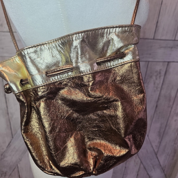 Vintage Leather EON Metallic Drawstring Crossbody Women's Bag - Picture 6 of 9